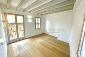 Mehrfamilienhaus in Bestlage Palma Altstadt komplett saniert mit Penthouse und Wohnungen sowie Läden