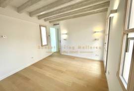 Mehrfamilienhaus in Bestlage Palma Altstadt komplett saniert mit Penthouse und Wohnungen sowie Läden