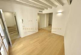 Mehrfamilienhaus in Bestlage Palma Altstadt komplett saniert mit Penthouse und Wohnungen sowie Läden