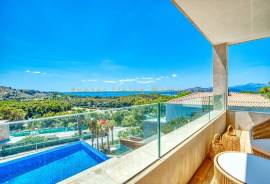 Luxus Neubau Villa mit Panorama Meerblick in Bestlage von Alcudia