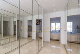 Modern penthouse with wonderful roof terrace and sea view