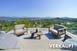 Bezugsfertige Luxus Neubauvilla mit Traumblick über die Berge und das Meer in Nova Santa Ponsa