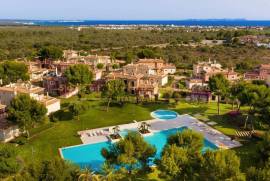 Gepflegte Penthouse Wohnung mit großem sonnigen Balkon - unweit des 