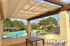 VERKAUFT ! - Wunderschönes, sonniges Apartment mit 2 Terrassen sowie herrlichem  Blick zum Pool und Garten in Strandnähe