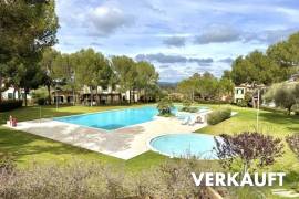 VERKAUFT ! - Wunderschönes, sonniges Apartment mit 2 Terrassen sowie herrlichem  Blick zum Pool und Garten in Strandnähe