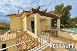 VERKAUFT ! - Wunderschönes, sonniges Apartment mit 2 Terrassen sowie herrlichem  Blick zum Pool und Garten in Strandnähe