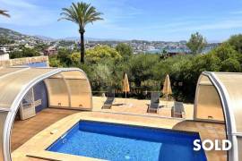 Unique SOLD! penthouse with stunning sea views and large roof terrace