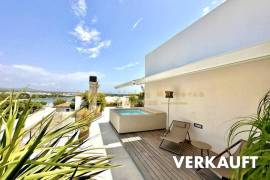 VERKAUFT - Exklusives Penthouse mit Meerblick und großer Dachterrasse über 2 Etagen  in Strand-und Meeresnähe