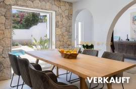 VERKAUFT - Exklusive Villa im Ibiza Style in bester Lage von Sol de Mallorca mit Meerblick VERKAUFT - Exklusive Villa im Ibiza Style in bester Lage von Sol de Mallorca mit Meerblick
