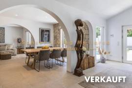 VERKAUFT - Exklusive Villa im Ibiza Style in bester Lage von Sol de Mallorca mit Meerblick VERKAUFT - Exklusive Villa im Ibiza Style in bester Lage von Sol de Mallorca mit Meerblick