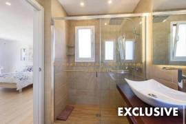 EXCLUSIVE - Ready to move in modern villa with pool at the golf course in great residential area of Nova Santa Ponsa