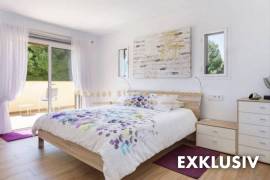 EXKLUSIV - Bezugsfertige Moderne Villa mit Pool am Golfplatz in toller Wohnanlage von Nova Santa Ponsa