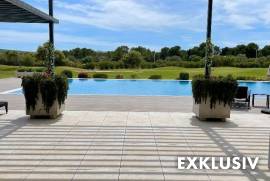 EXKLUSIV - Bezugsfertige Moderne Villa mit Pool am Golfplatz in toller Wohnanlage von Nova Santa Ponsa