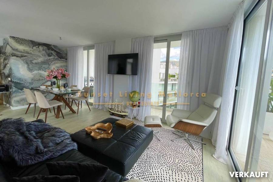 Stylisches Penthouse in exklusiver Wohnanlage mit Teilmeerblick in Palmanova