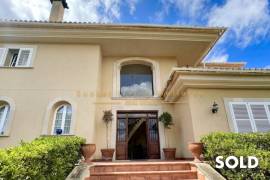 Familien-Villa als Investitionsobjekt in Nova Santa Ponsa mit Panoramablick und Teilmeerblick
