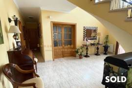 Familien-Villa als Investitionsobjekt in Nova Santa Ponsa mit Panoramablick und Teilmeerblick