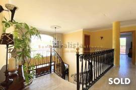 Familien-Villa als Investitionsobjekt in Nova Santa Ponsa mit Panoramablick und Teilmeerblick