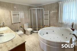 Familien-Villa als Investitionsobjekt in Nova Santa Ponsa mit Panoramablick und Teilmeerblick