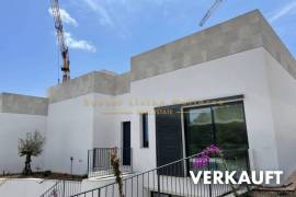Hochwertige Neubau Villa mit Pool und Nähe zum Strand in Cala Vinyes