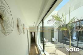 High quality new construction villa with pool and close to the beach in Cala Vinyes