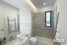 High quality new construction villa with pool and close to the beach in Cala Vinyes