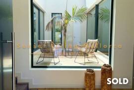 High quality new construction villa with pool and close to the beach in Cala Vinyes