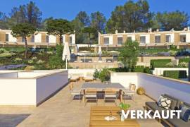 Hochwertige Neubau Villa mit Pool und Nähe zum Strand in Cala Vinyes