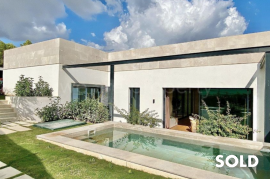 High quality new construction villa with pool and close to the beach in Cala Vinyes
