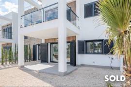 Modern, stylish new apartments with private garden or roof terrace in popular residential area in Cala Murada