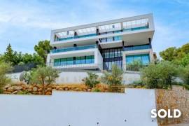 Luxury apartment with sea view in Cas Catala