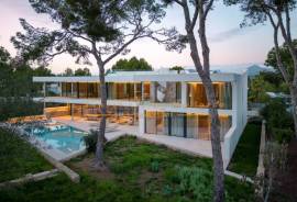 Neubau Villa der Extraklasse mit Teilmeerblick in Villengegend von Nova Santa Ponsa