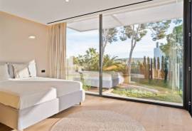 Neubau Villa der Extraklasse mit Teilmeerblick in Villengegend von Nova Santa Ponsa
