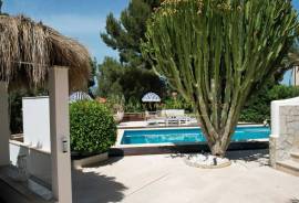 Traumhafte Villa mit Meerblick im Ibiza-Style in Cala Vinyes