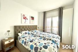 Beautiful first floor apartment with garden and terrace in very well maintained complex