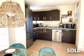 Sunny and chic first floor apartment in top maintained residential complex