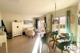 Sunny and chic first floor apartment in top maintained residential complex