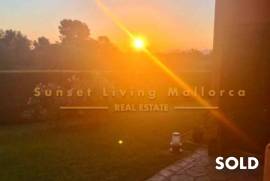 Sunny and chic first floor apartment in top maintained residential complex