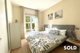 Sunny and chic first floor apartment in top maintained residential complex