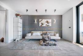 High quality renovated sea view apartment in top location of Puerto Portals