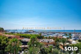 High quality renovated sea view apartment in top location of Puerto Portals