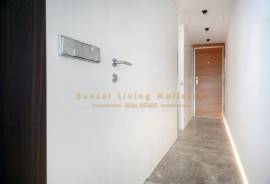 High quality renovated sea view apartment in top location of Puerto Portals